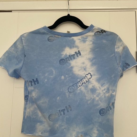 3/$15 Stylish shirt with burnout words/design EUC Papaya only worn twice 10/12 - Picture 3 of 4